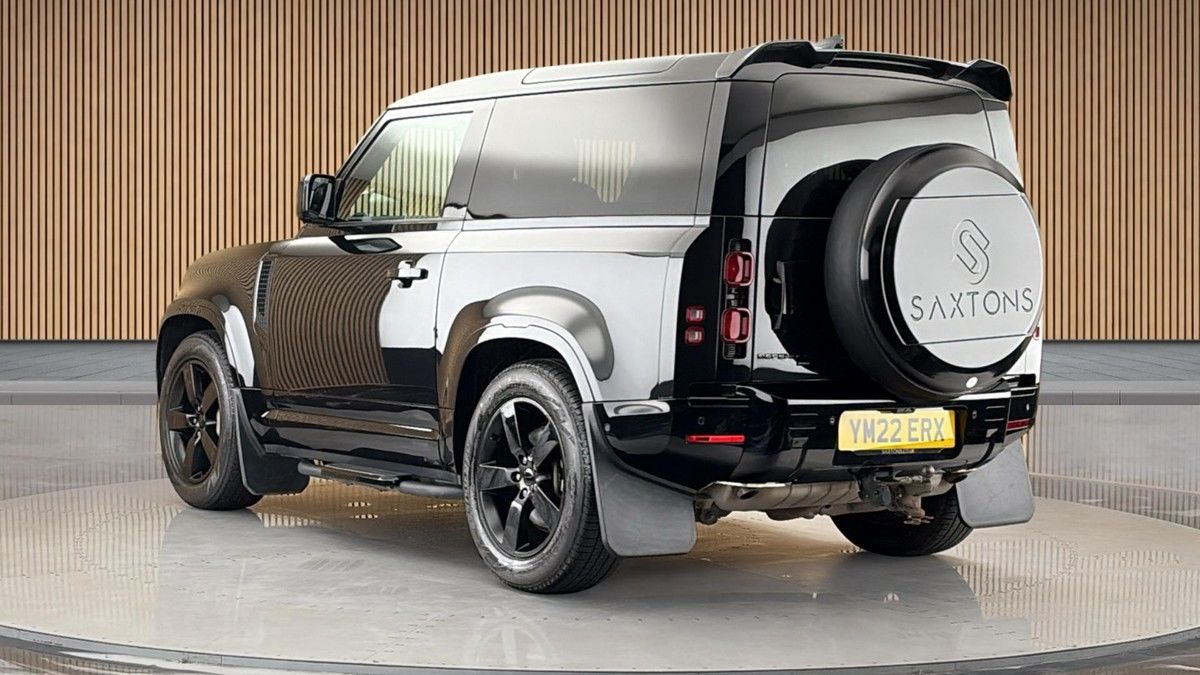 Land Rover Defender 90 Image 2