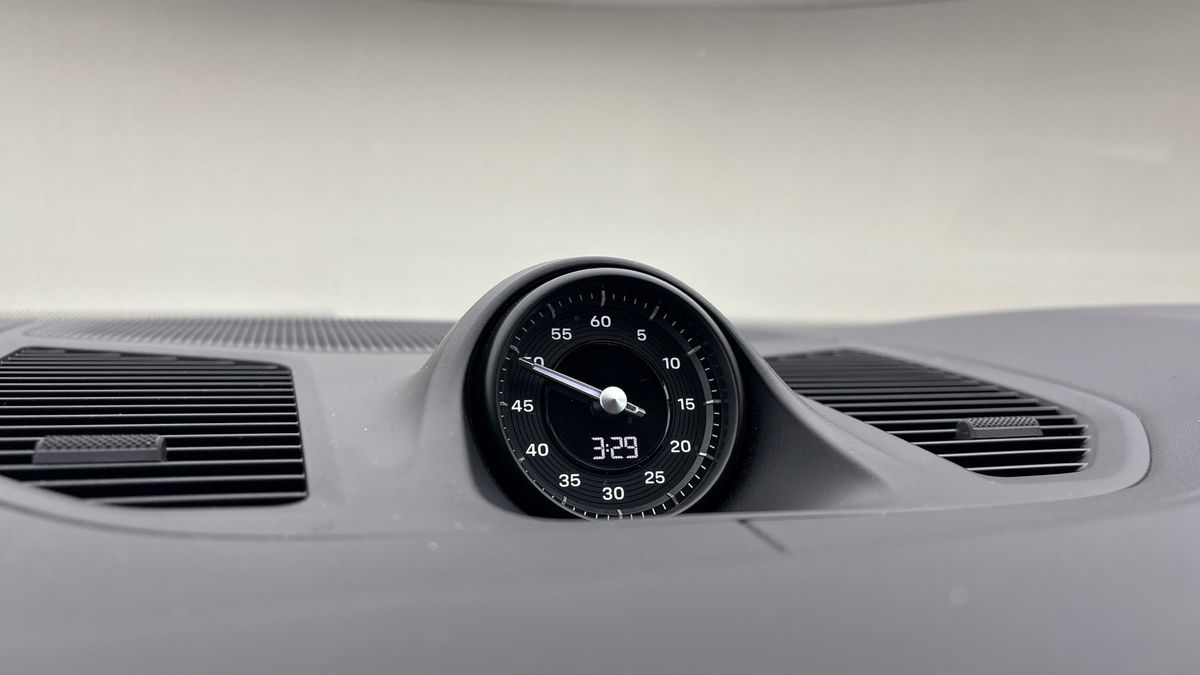 Porsche Cayenne Image 28