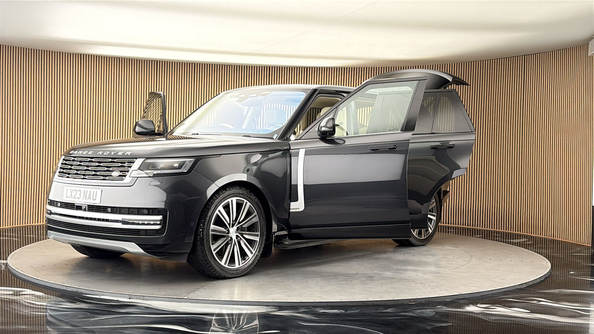 More views of Land Rover Range Rover