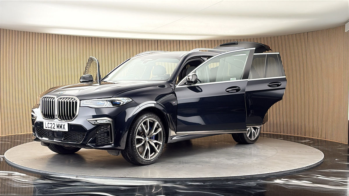 More views of BMW X7