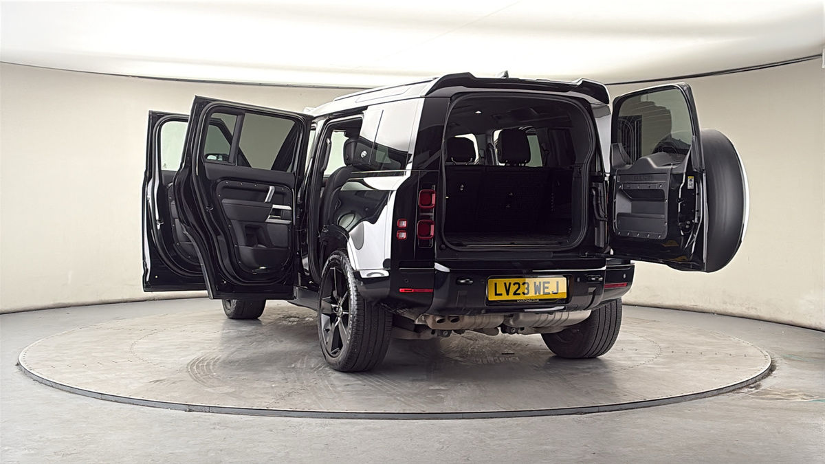 More views of Land Rover Defender 110