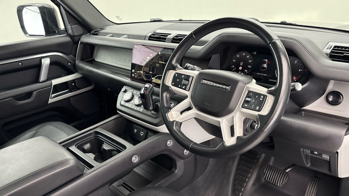 Land Rover Defender 110 Image 5