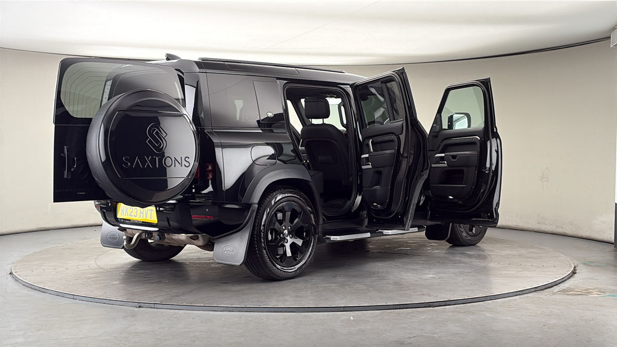 More views of Land Rover Defender 110