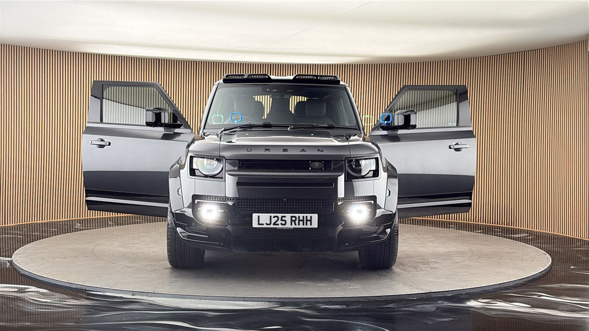 More views of Land Rover Defender 90