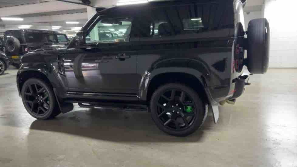 More views of Land Rover Defender 90