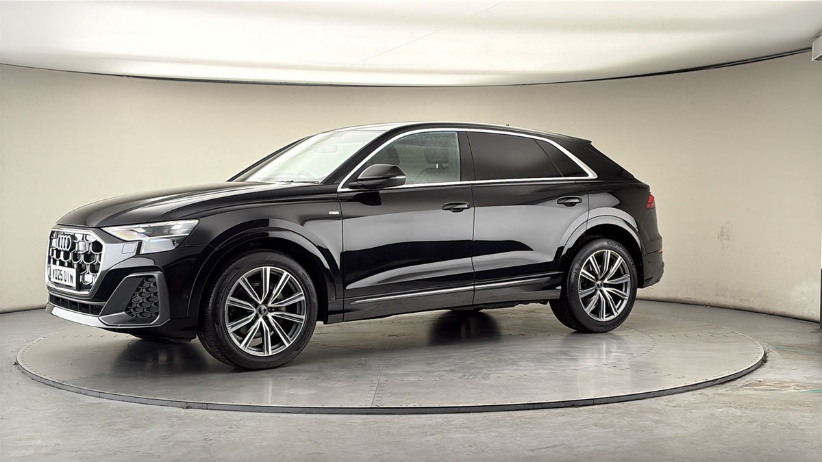 More views of Audi Q8