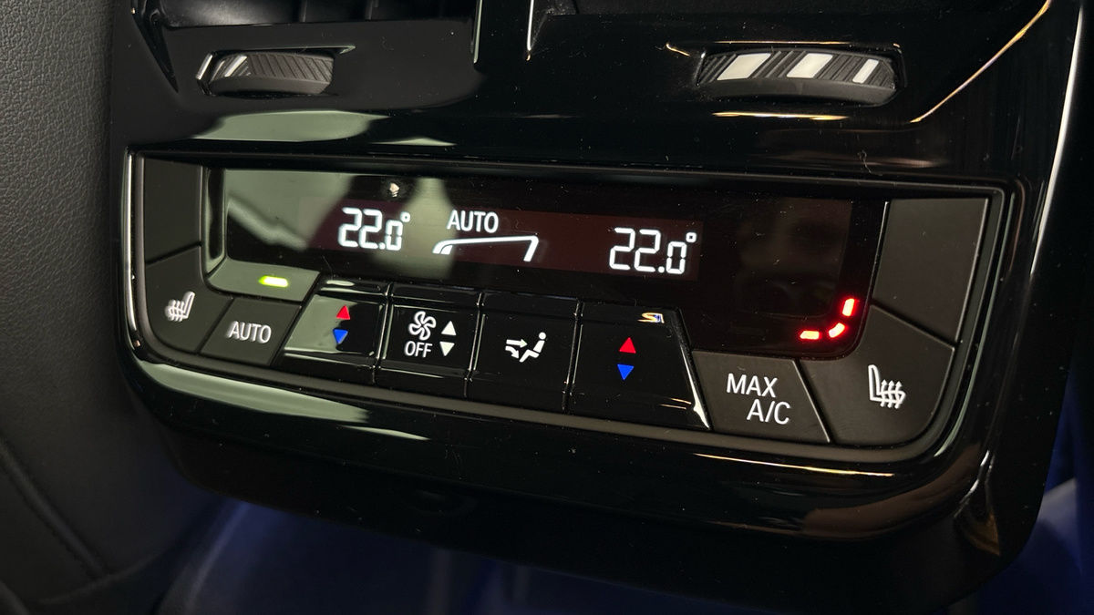 BMW iX Image 26