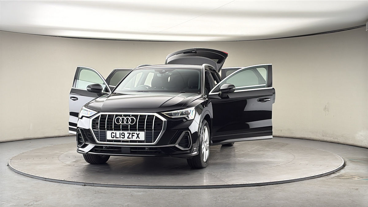 More views of Audi Q3