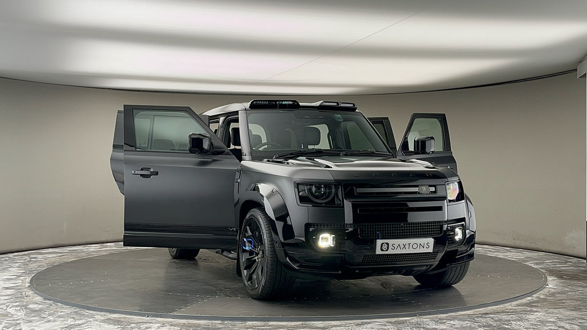 More views of Land Rover Defender 110