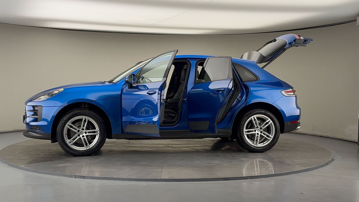 More views of Porsche Macan