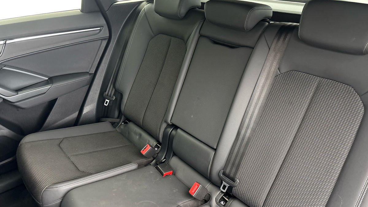 Audi Q3 Image 8