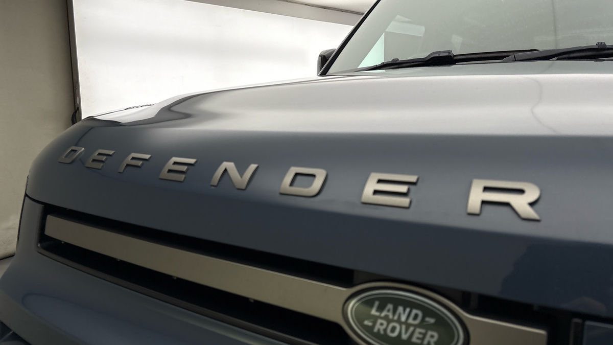 Land Rover Defender 90 Image 24