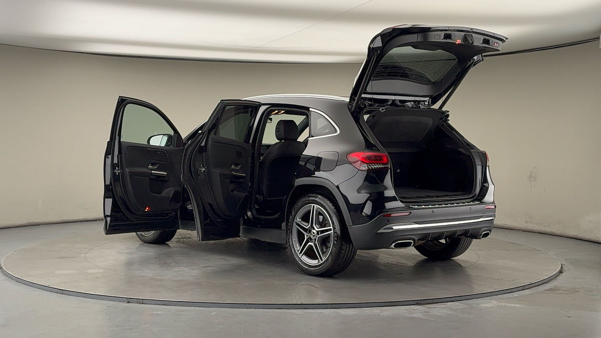 More views of Mercedes-Benz GLA