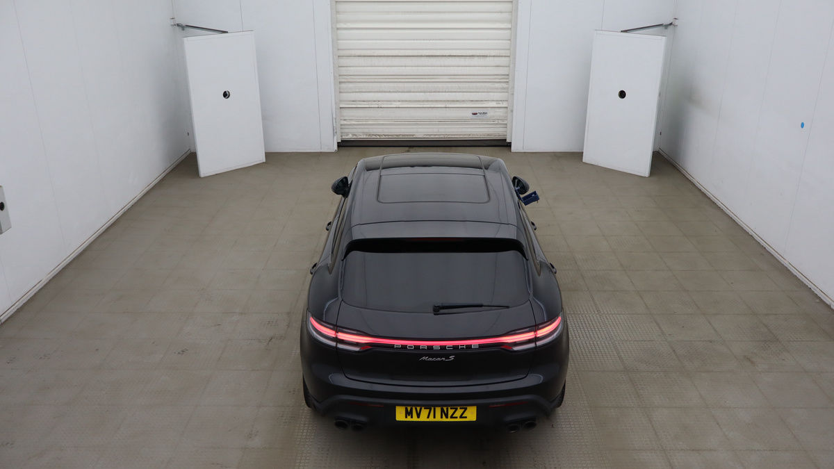 Porsche Macan Image 8