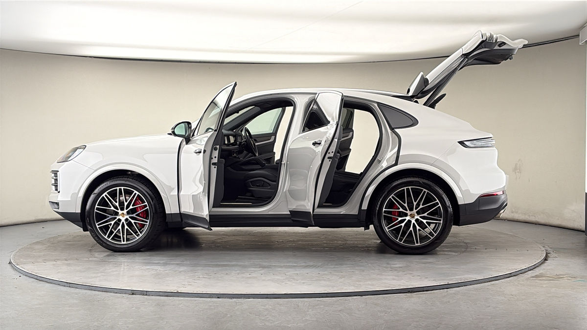 More views of Porsche Cayenne