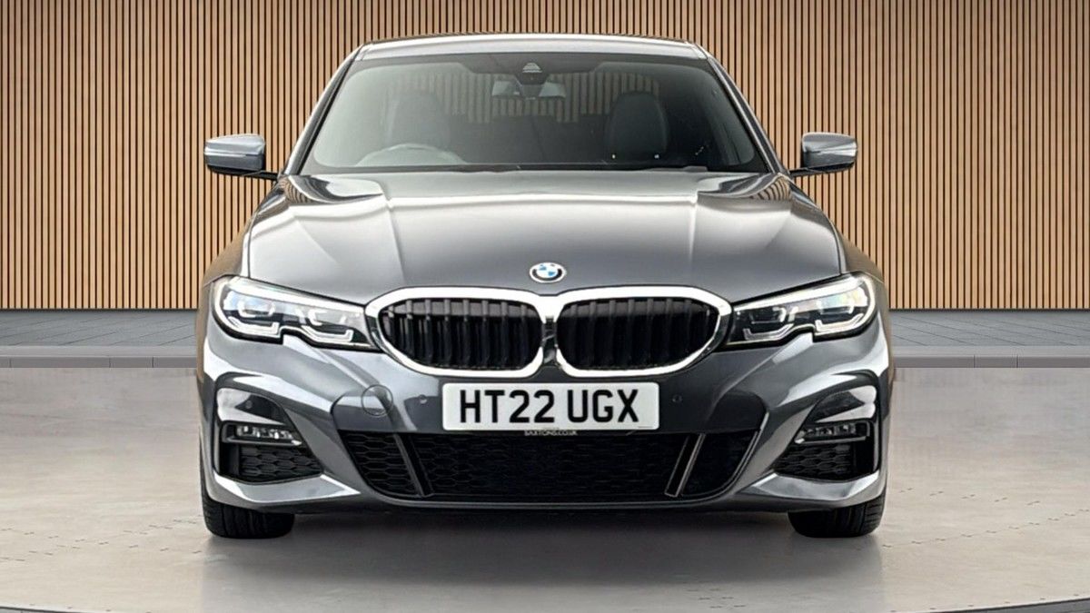 BMW 3 Series Image 3