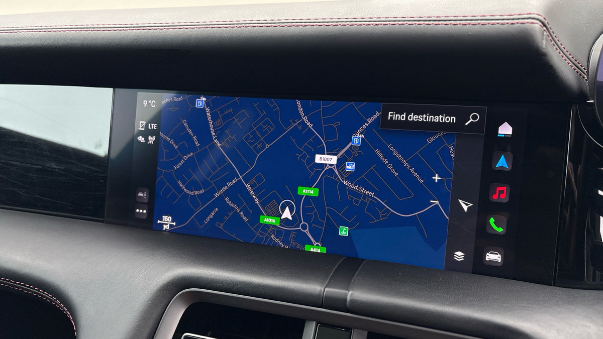 Porsche Taycan Image 18