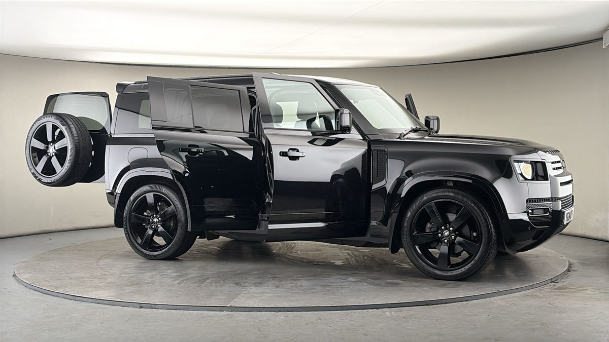 More views of Land Rover Defender 110