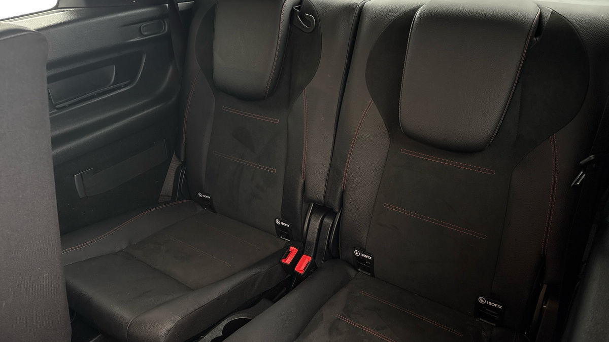 Mercedes-Benz GLB Image 25