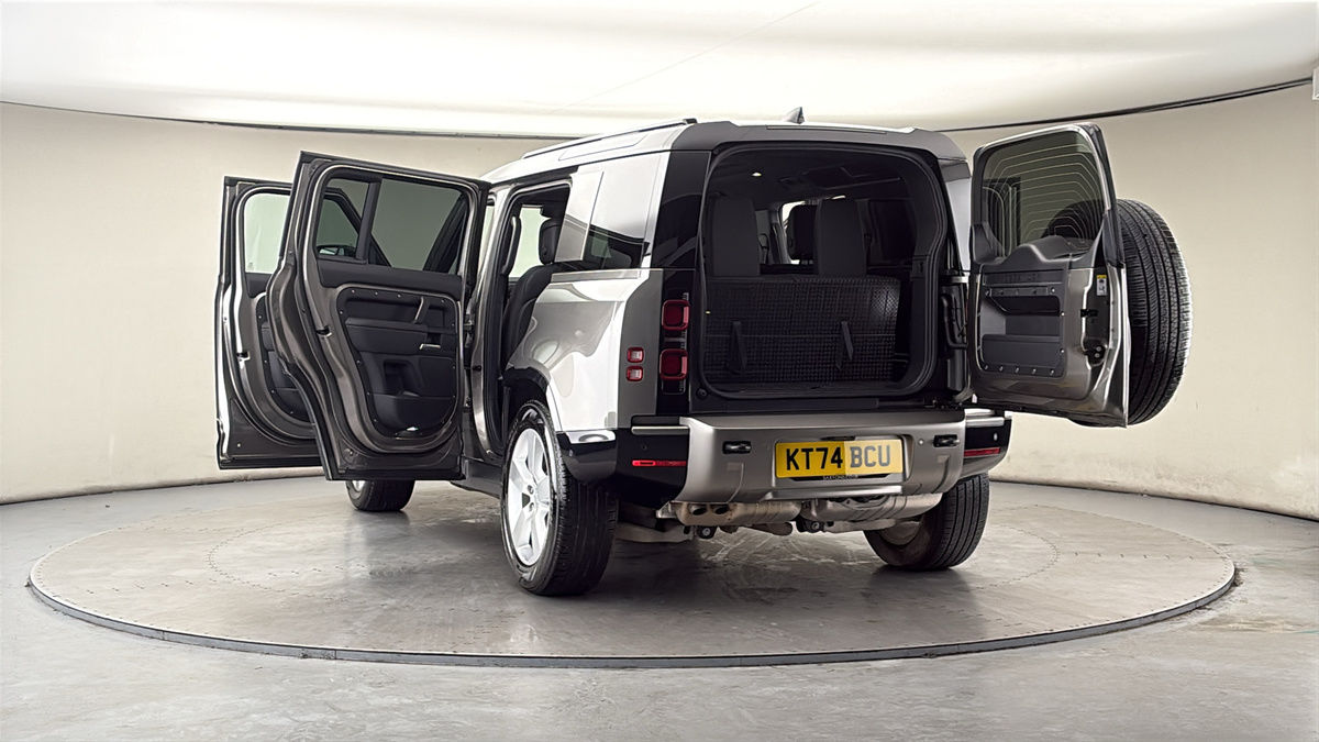 More views of Land Rover Defender 110