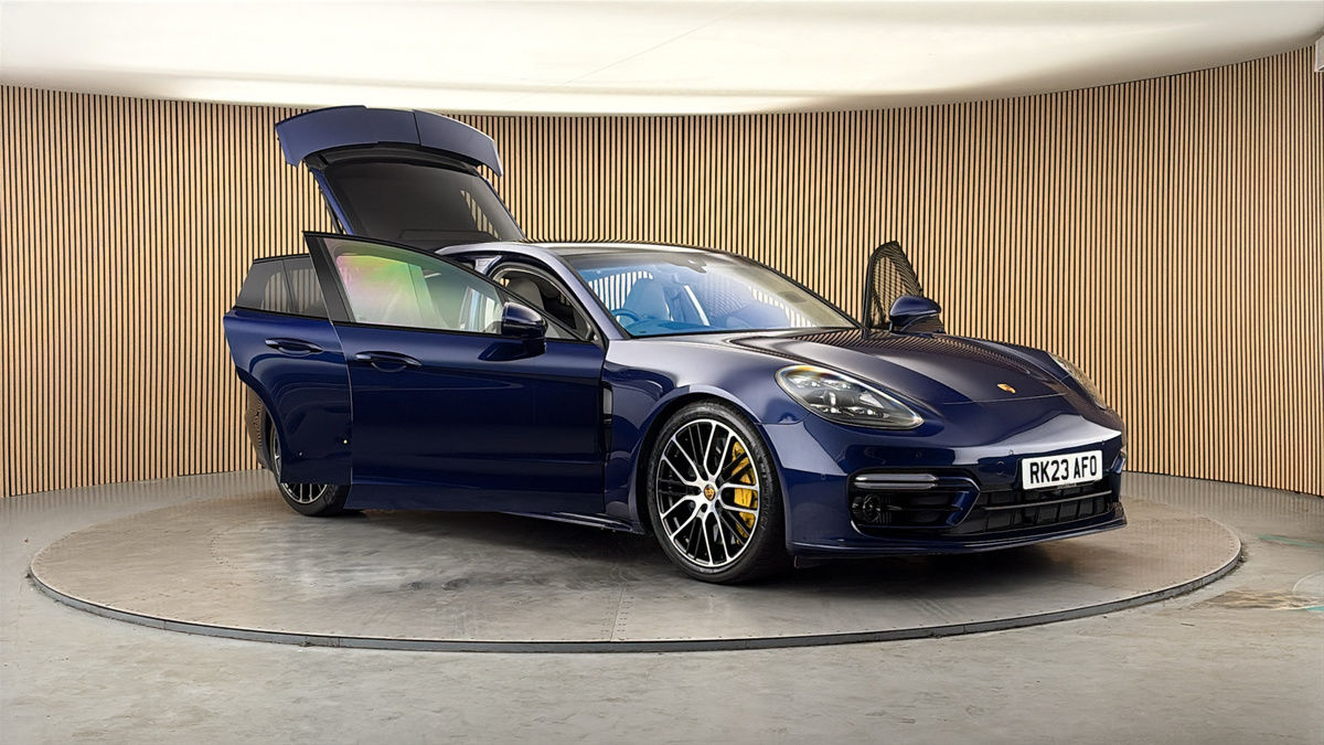 More views of Porsche Panamera