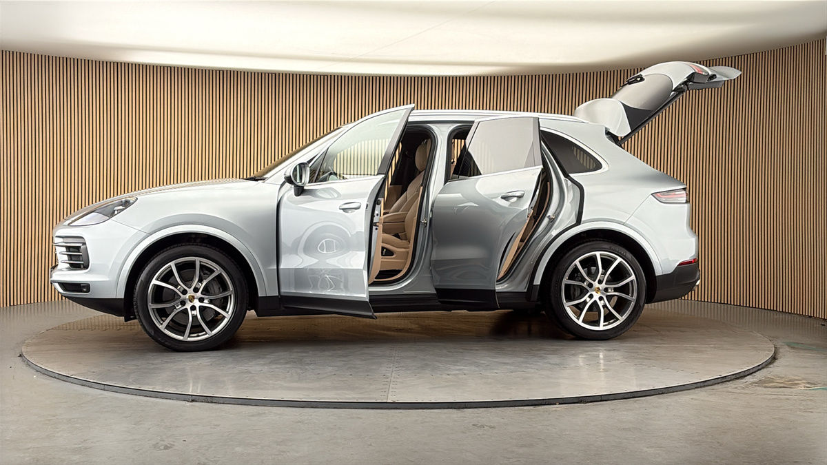 More views of Porsche Cayenne