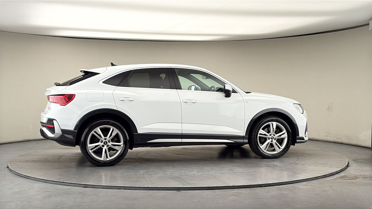 More views of Audi Q3