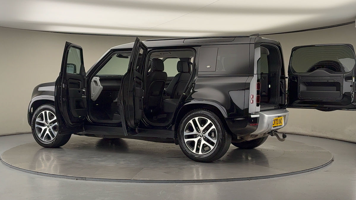 More views of Land Rover Defender 110