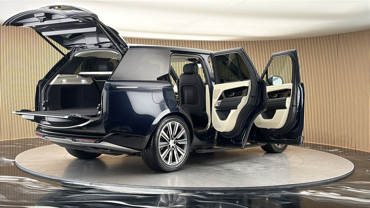 More views of Land Rover Range Rover