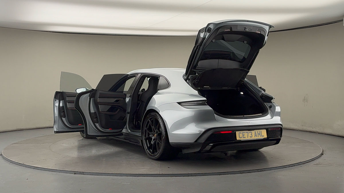 Porsche Taycan Image 24