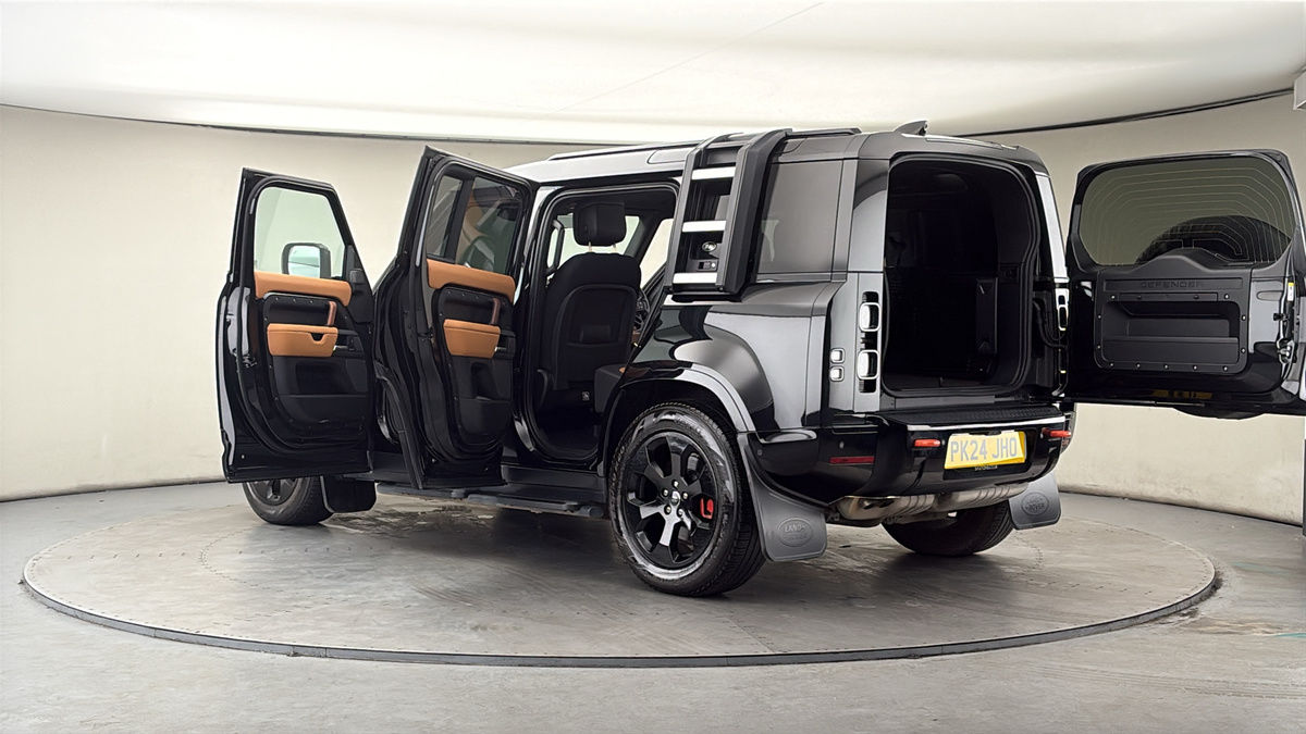 More views of Land Rover Defender 110