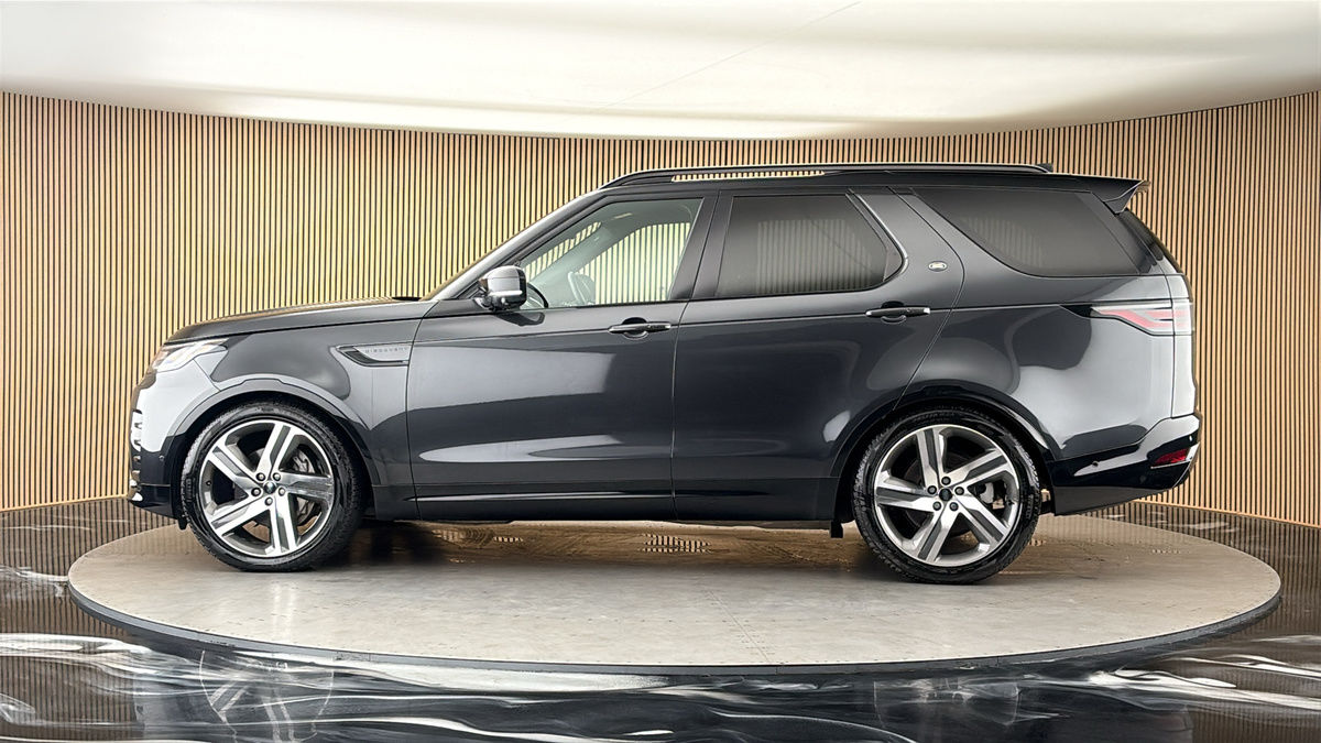 More views of Land Rover Discovery