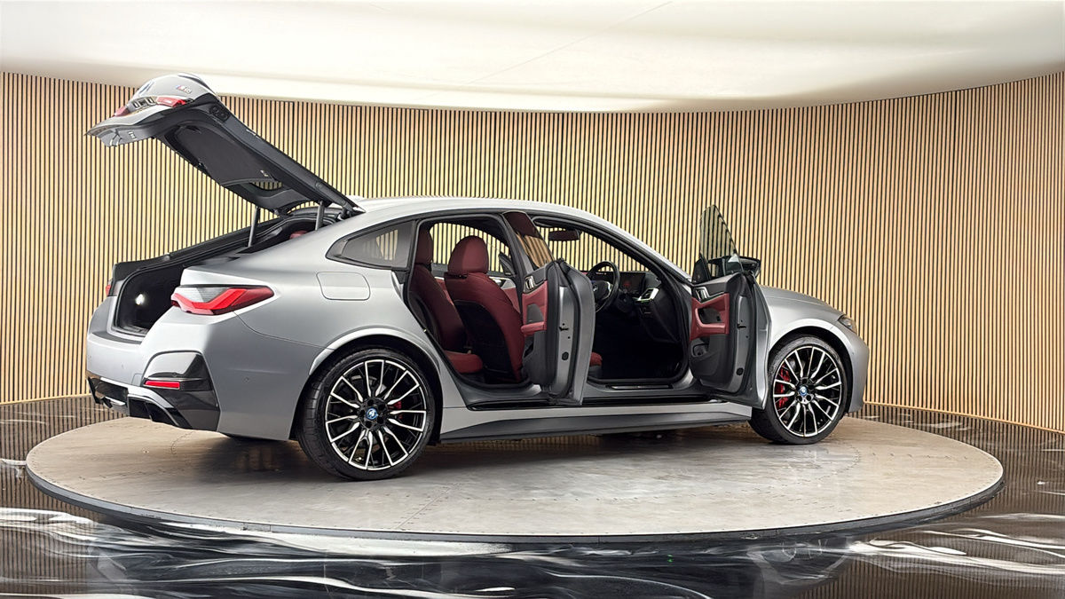 More views of BMW i4