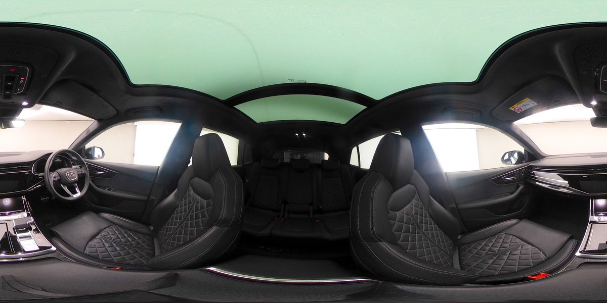 More views of Audi Q8