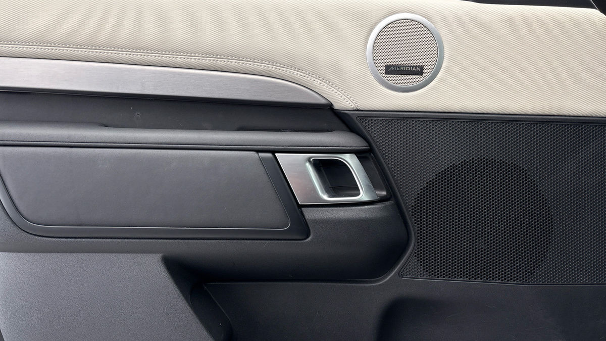 Land Rover Discovery Image 19