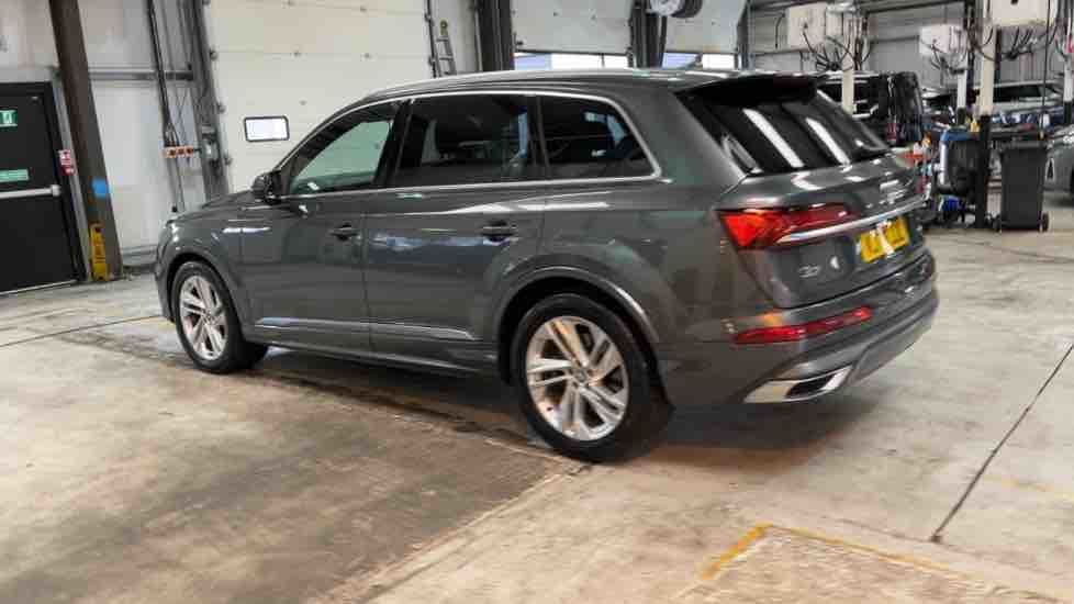 More views of Audi Q7