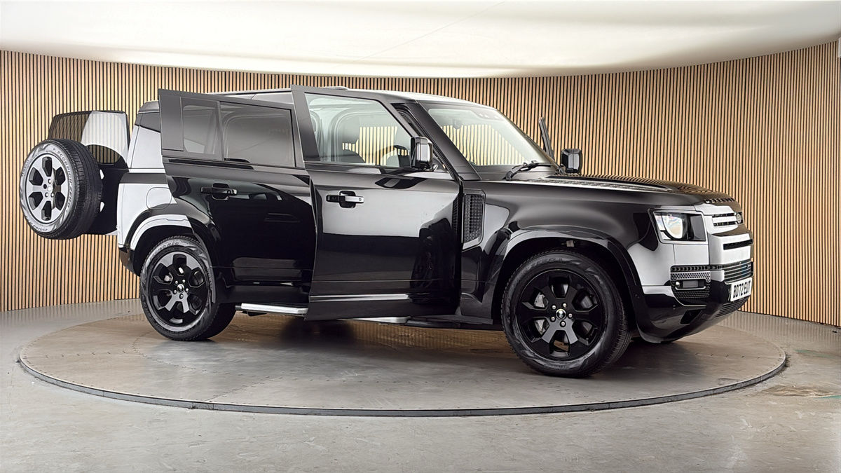 More views of Land Rover Defender 110