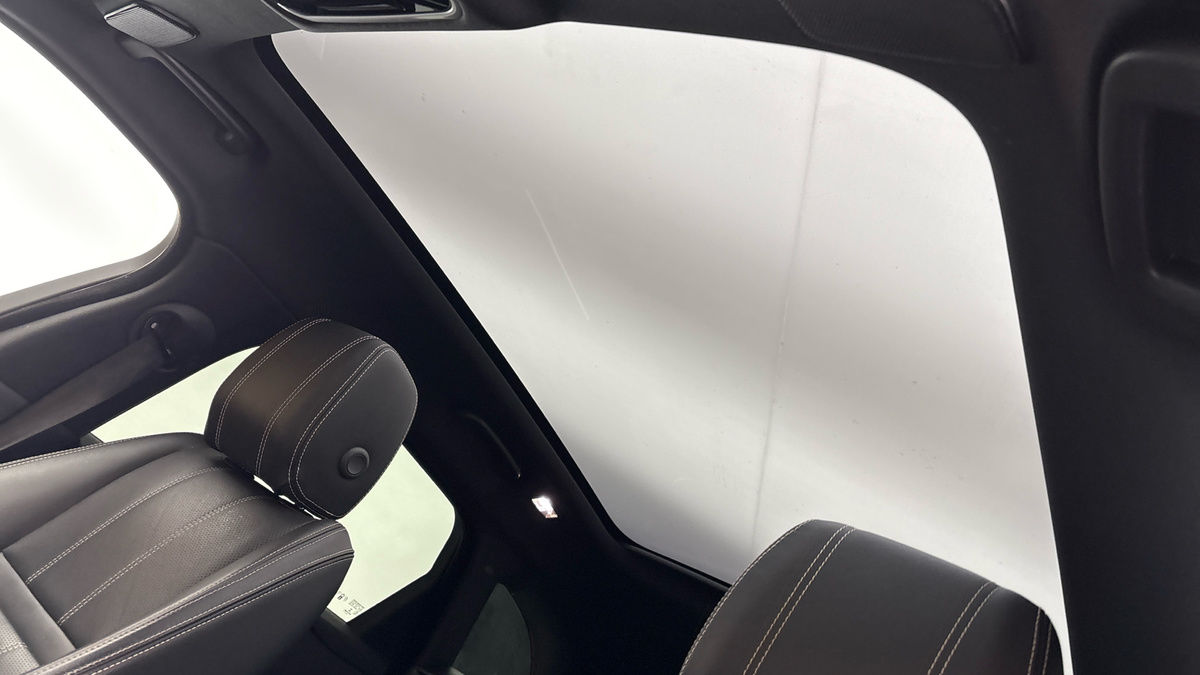 Land Rover Range Rover Velar Image 6
