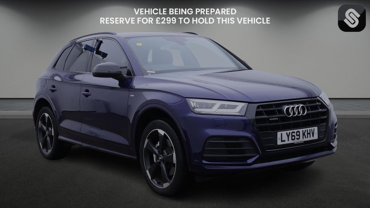 Audi Q5 Sticky Header Image