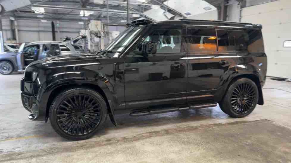 More views of Land Rover Defender 110