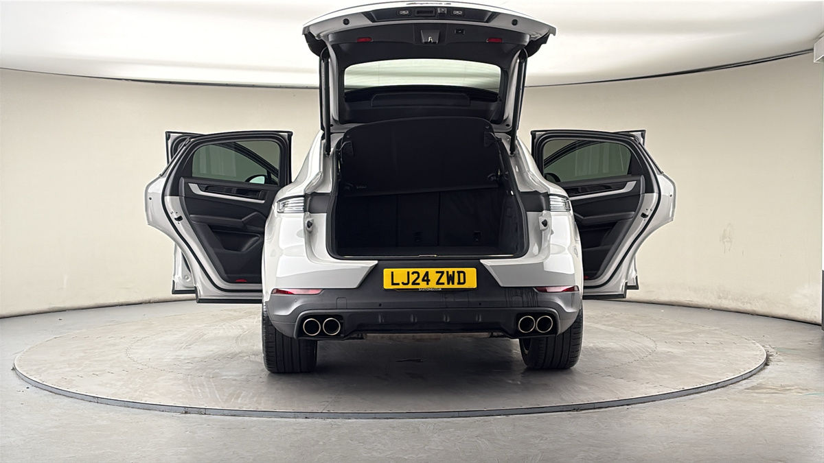 More views of Porsche Cayenne