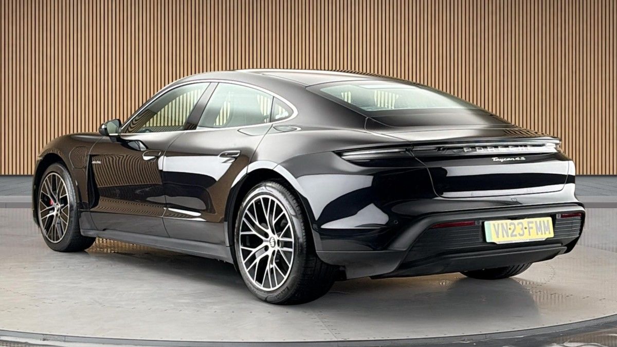 Porsche Taycan Image 2