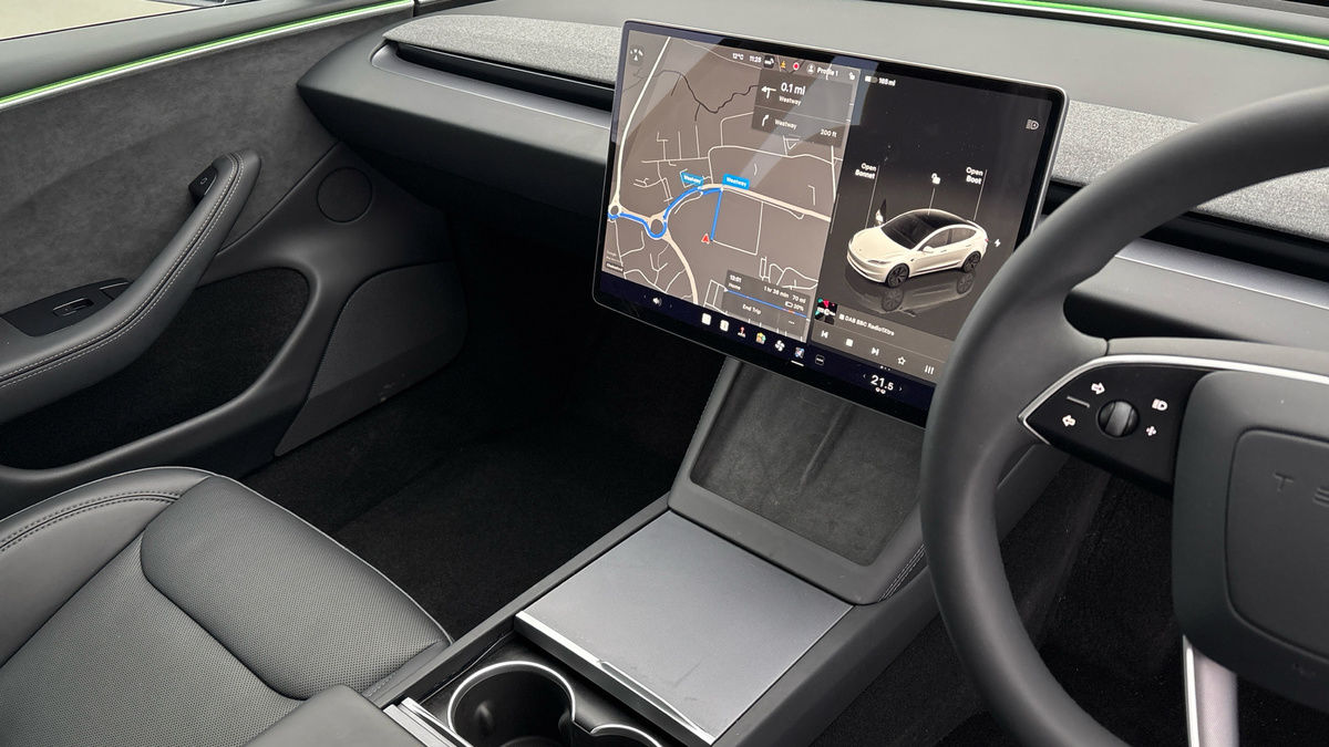 Tesla Model 3 Image 18