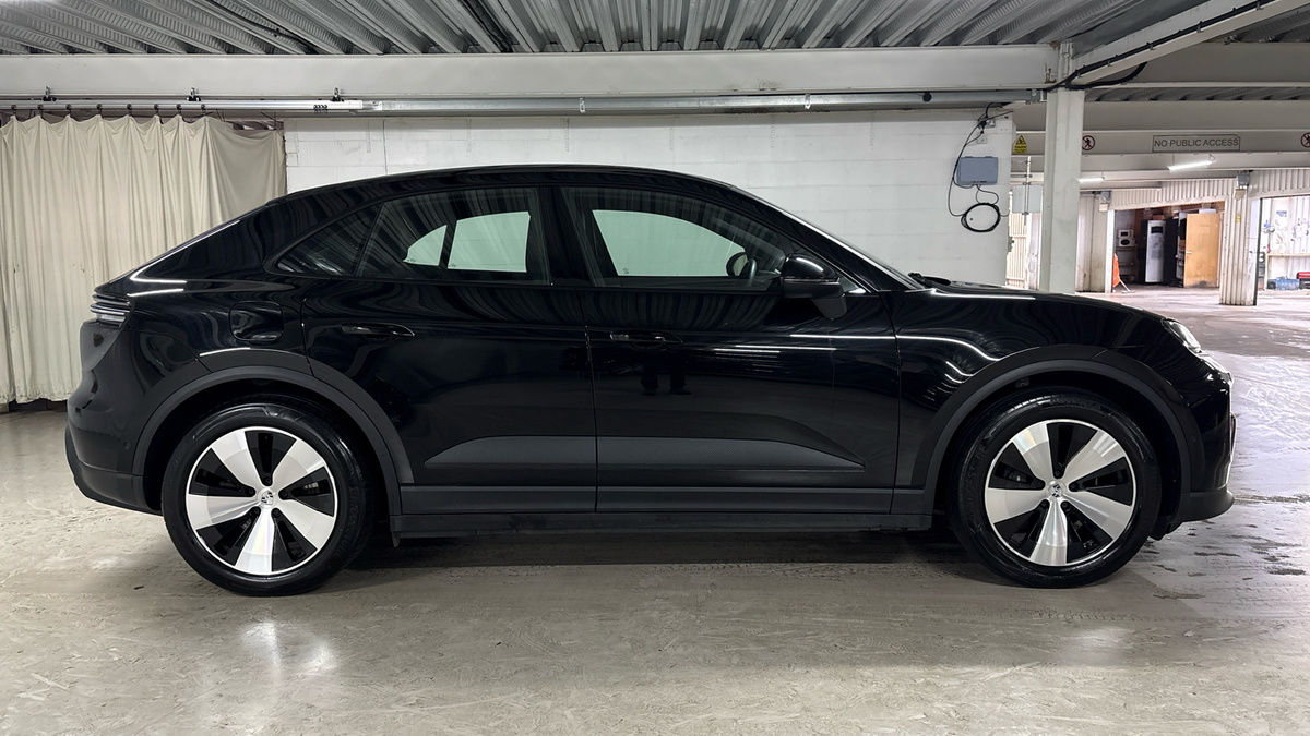 Porsche Macan Image 16