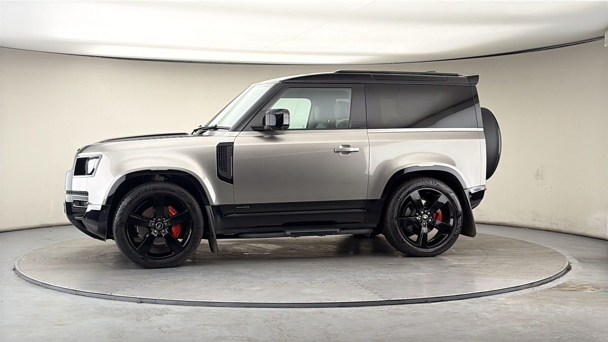 More views of Land Rover Defender 90