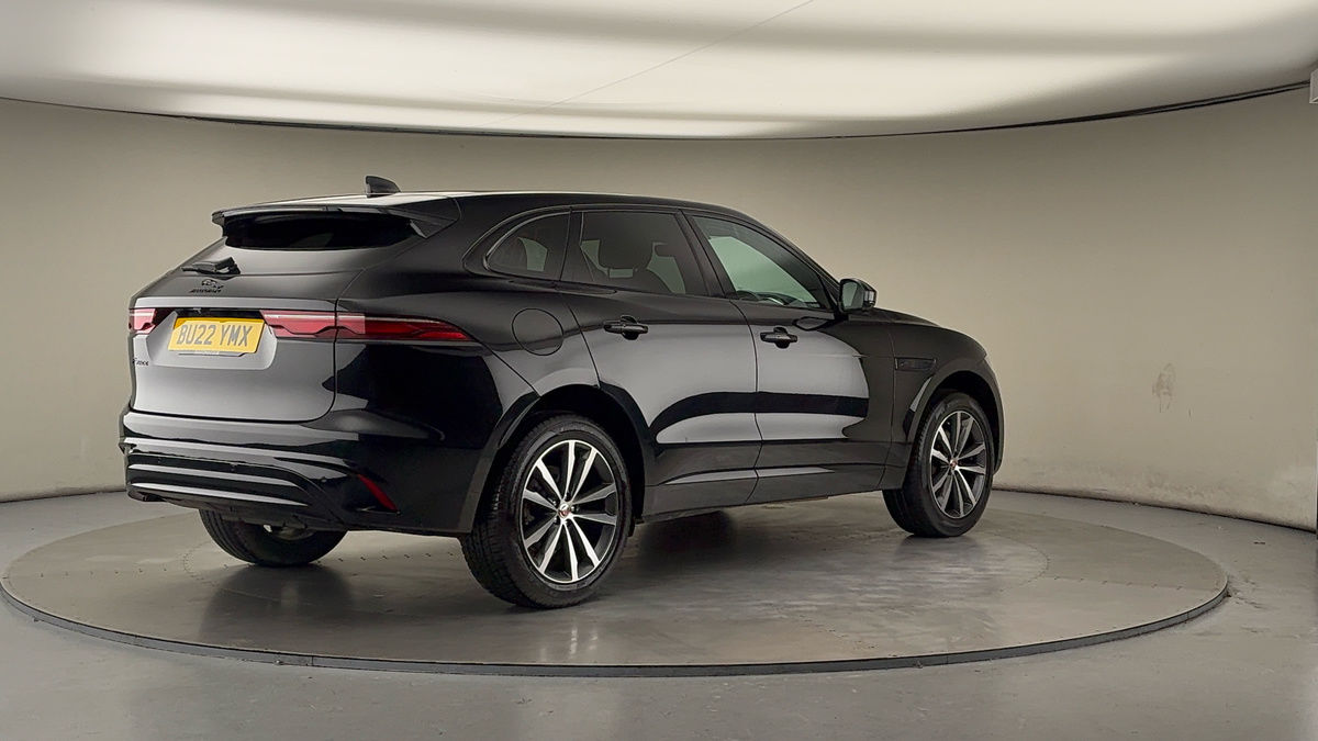 Jaguar F-PACE Image 21