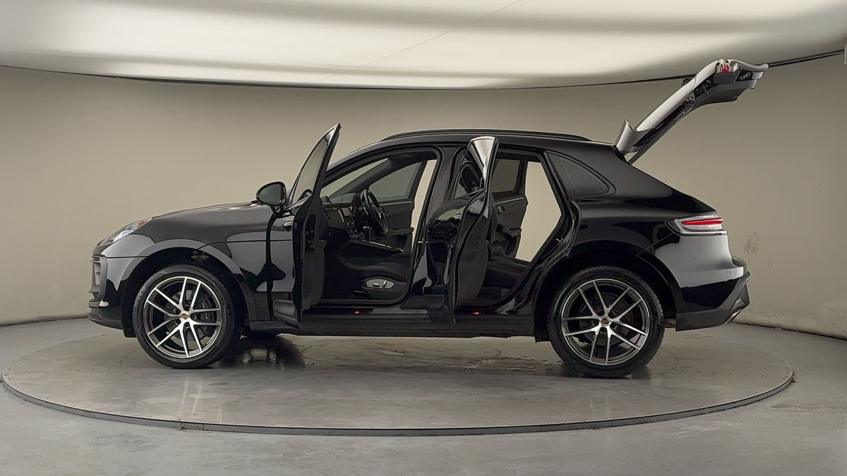 More views of Porsche Macan