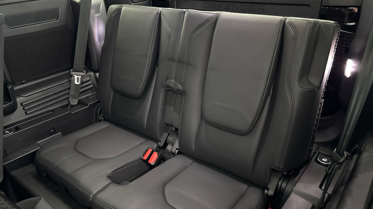 Land Rover Defender 110 Urban Image 30