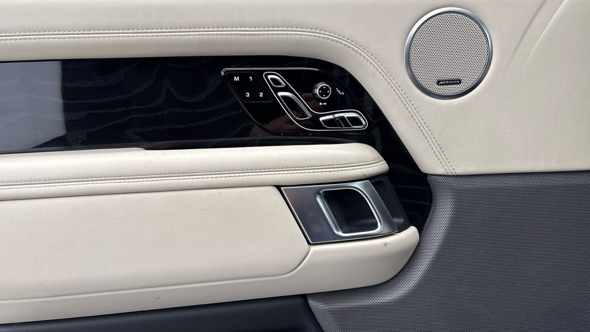 Land Rover Range Rover Image 19