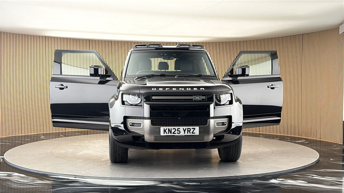 More views of Land Rover Defender 90